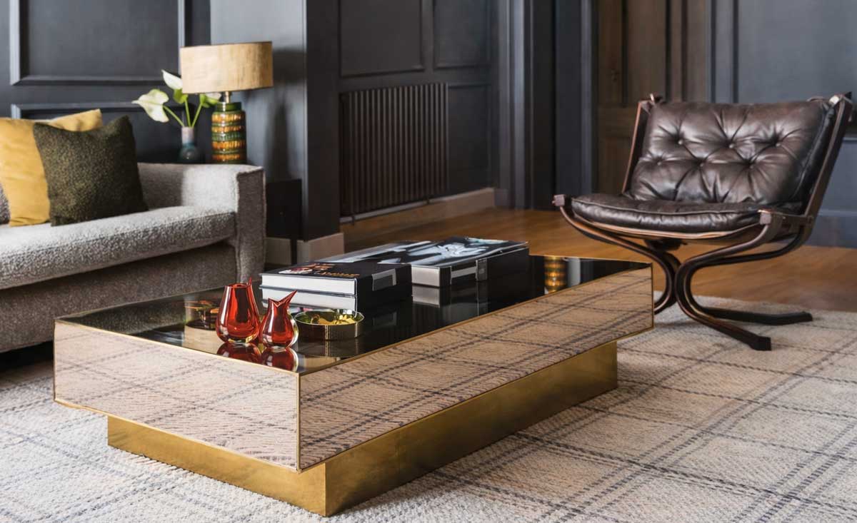 Roger-Alva,-en-Interiores-con-una-pieza-para-Eric-Onavazo