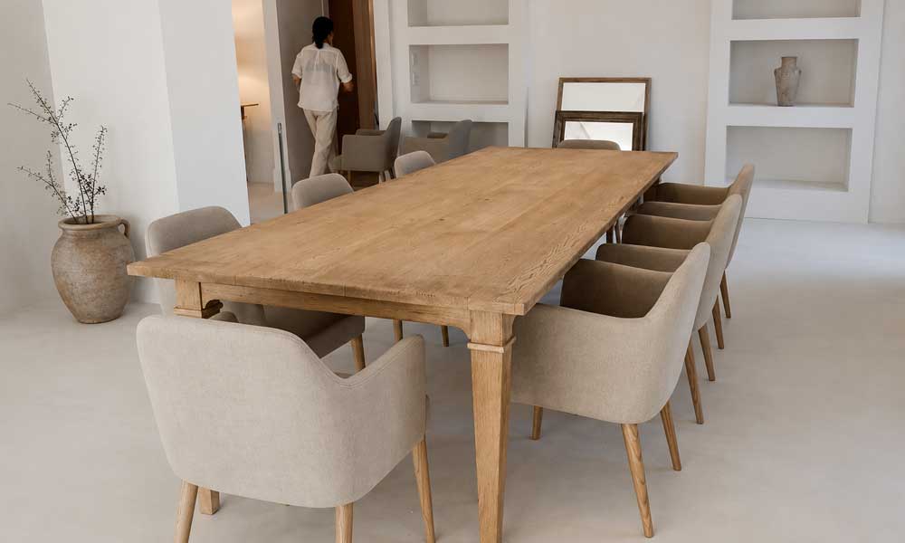 mesa-comedor-roble-macizo-sillas-lino-madrid